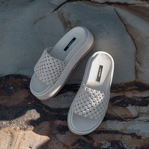 Knotted Platform Slide - Milk