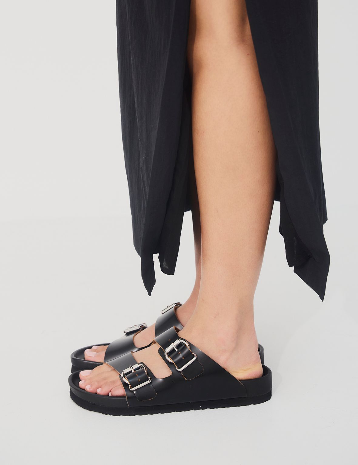 Buckle Sandal - Black/Tan